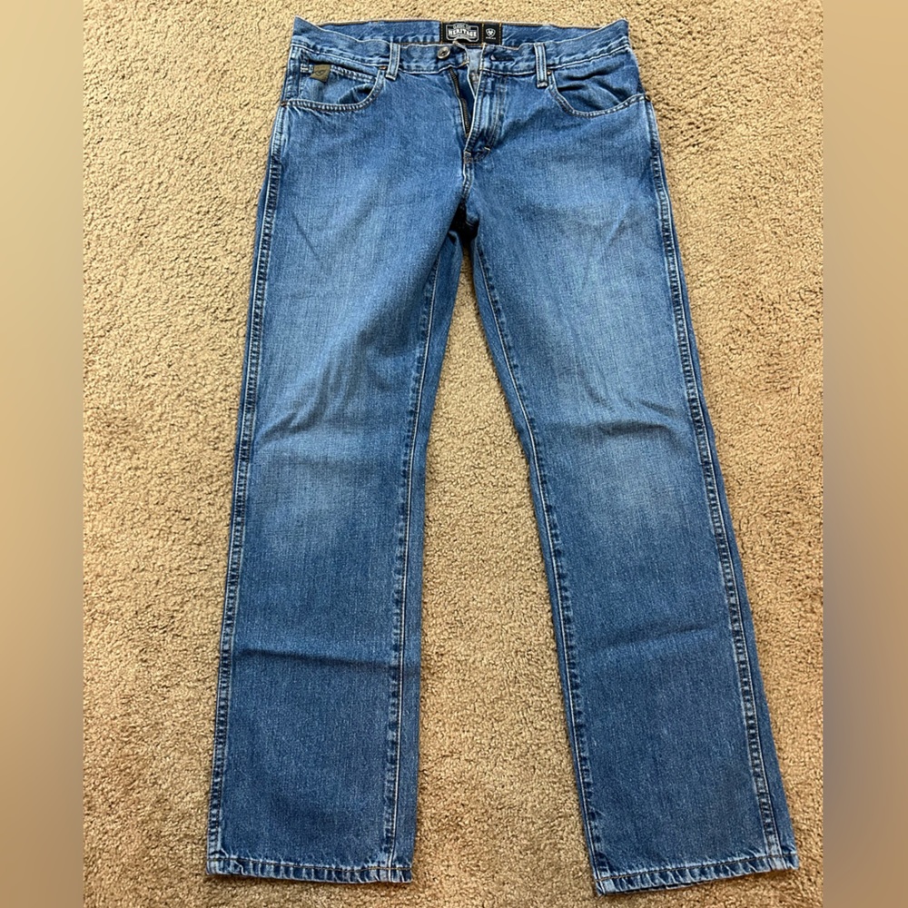 Men’s Ariat, 33x34, Classic Cut Heritage fit.
